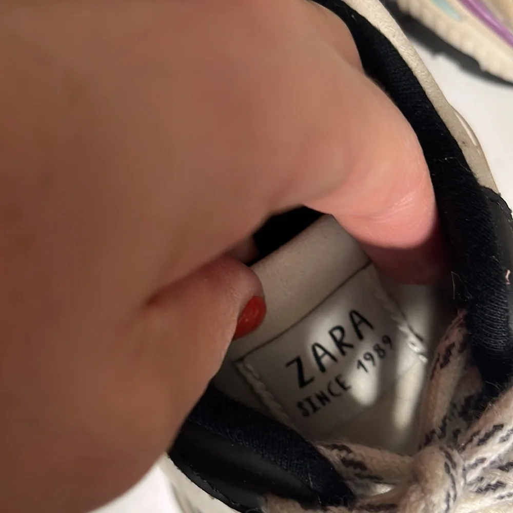 Zara‎ sneakers